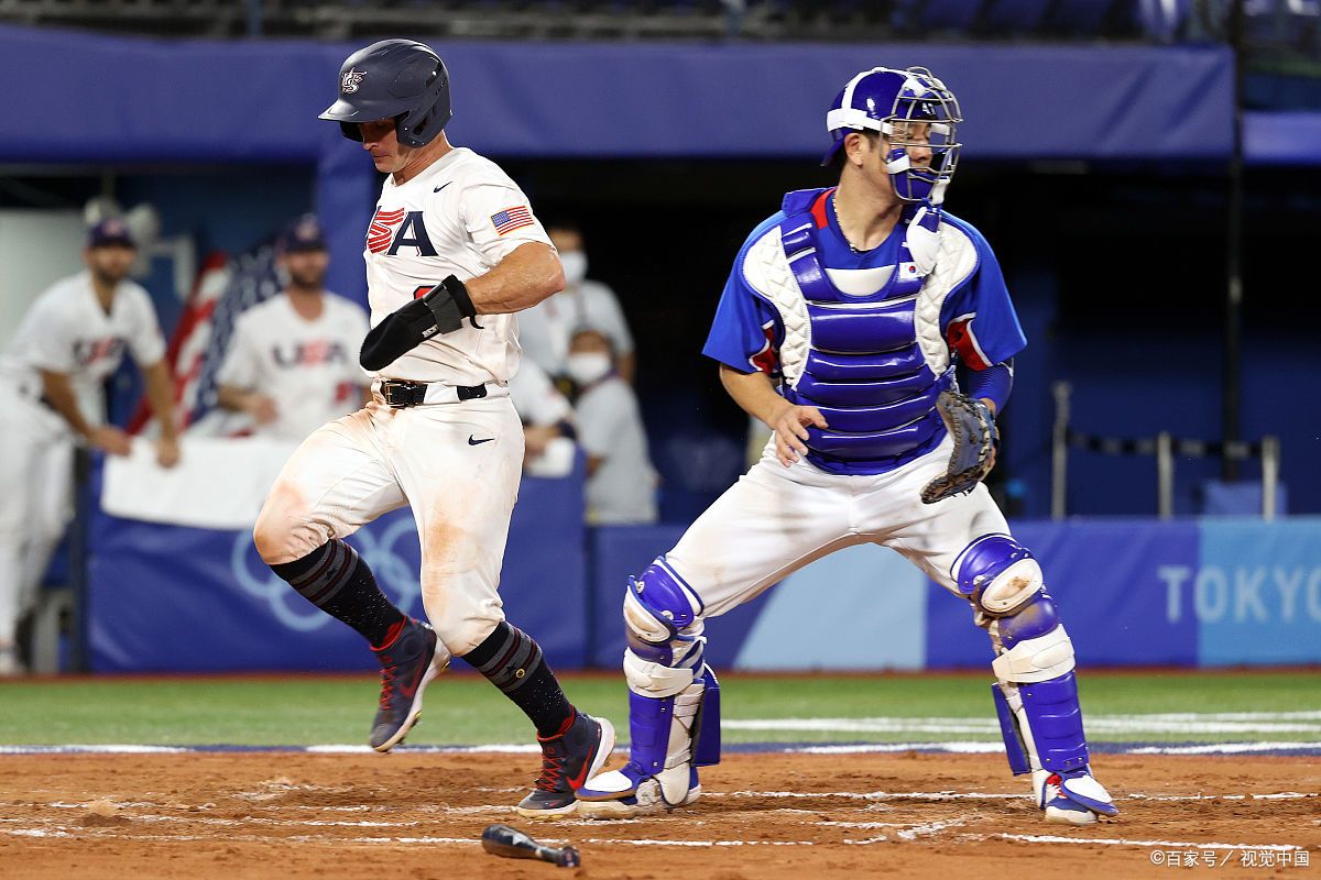 九游娱乐首页-弗赖堡球迷热情助威，为球队助力加油的简单介绍