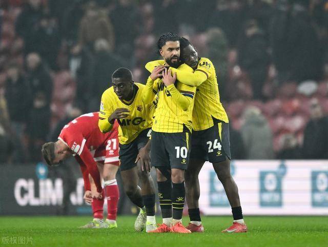 关于沃特福德中场策划多粒进球，助球队逆袭的信息