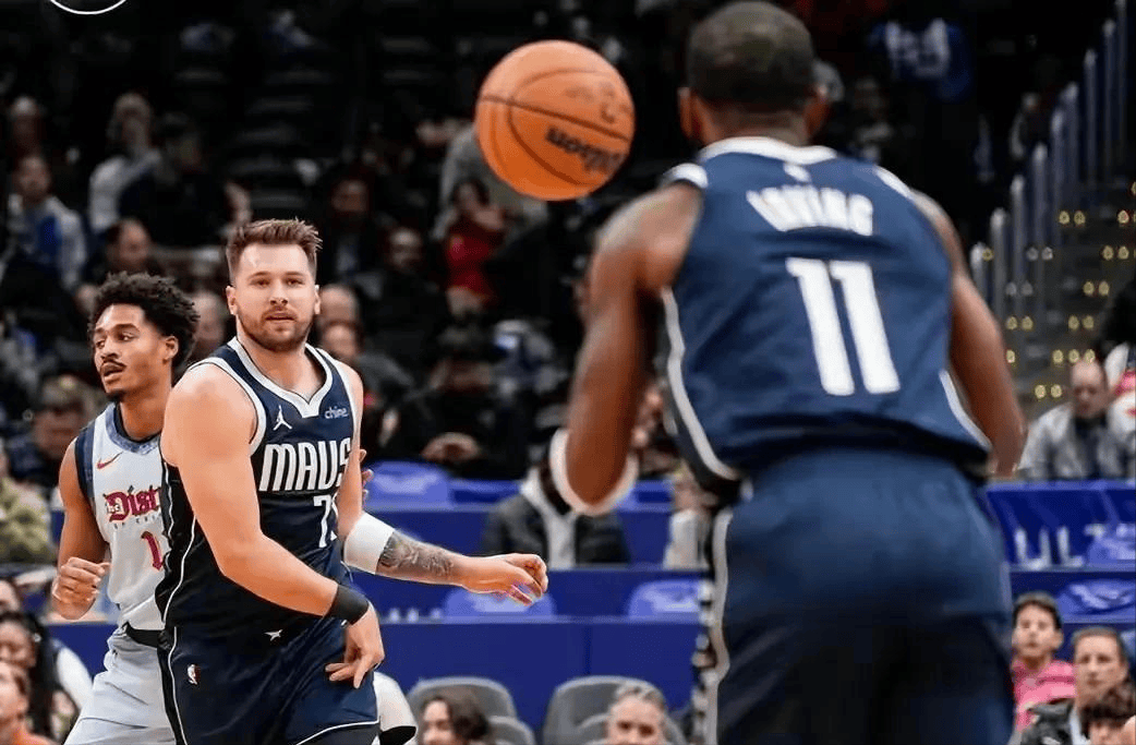 包含独行侠击败开拓者，登顶西部榜首的词条