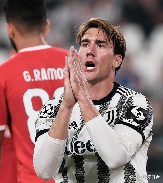 包含尤文图斯主教练萨里面临下课危机,球队表现不佳的词条 包含尤文图斯主教练萨里面临下课危机,球队表现不佳的词条