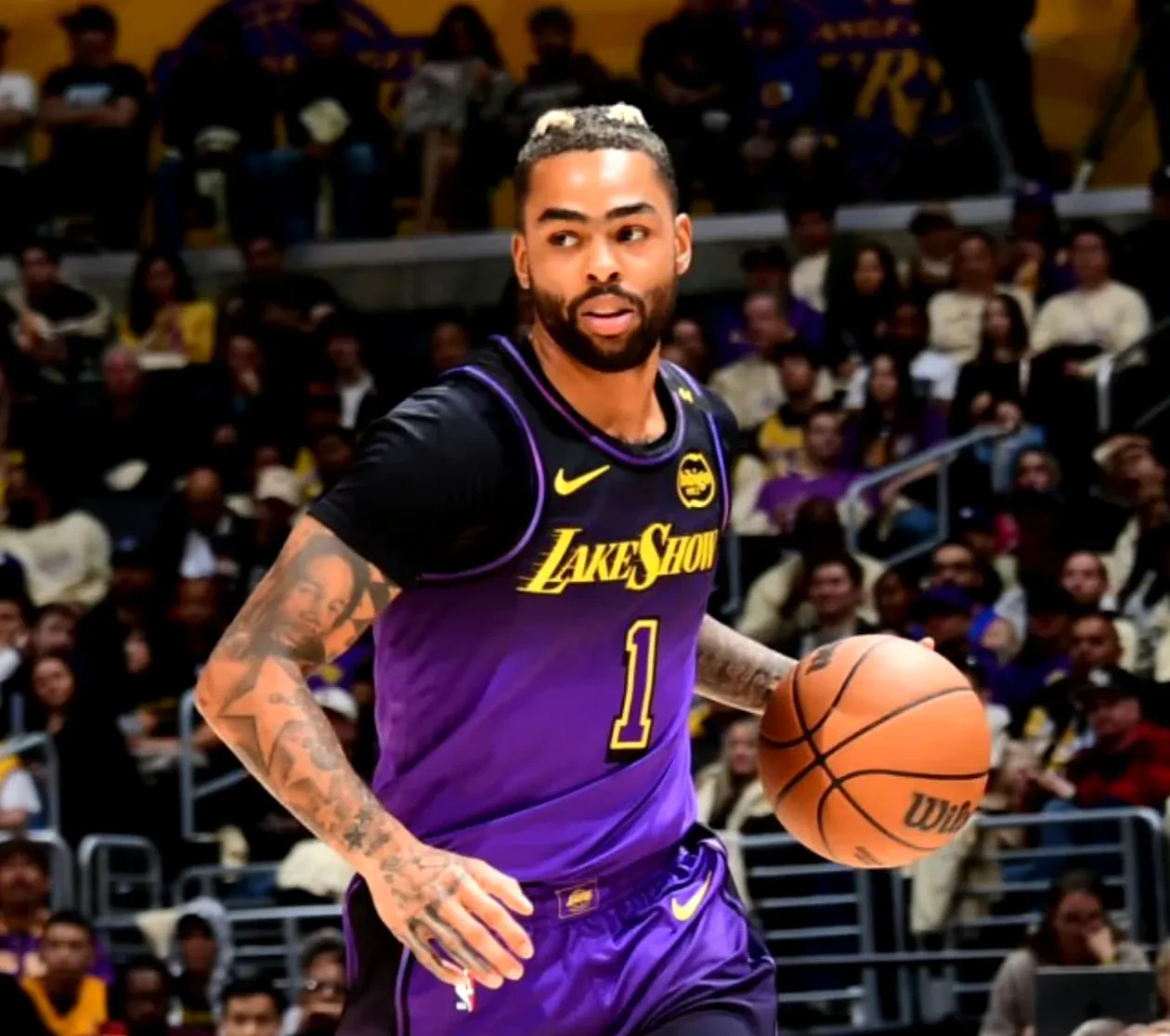 队员大卫拉塞尔成为传奇杰出球员蝉联MVP 队员大卫拉塞尔成为传奇杰出球员蝉联MVP