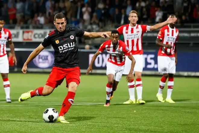 关于埃因霍温险胜晋级，实力势不可挡风头劲的信息