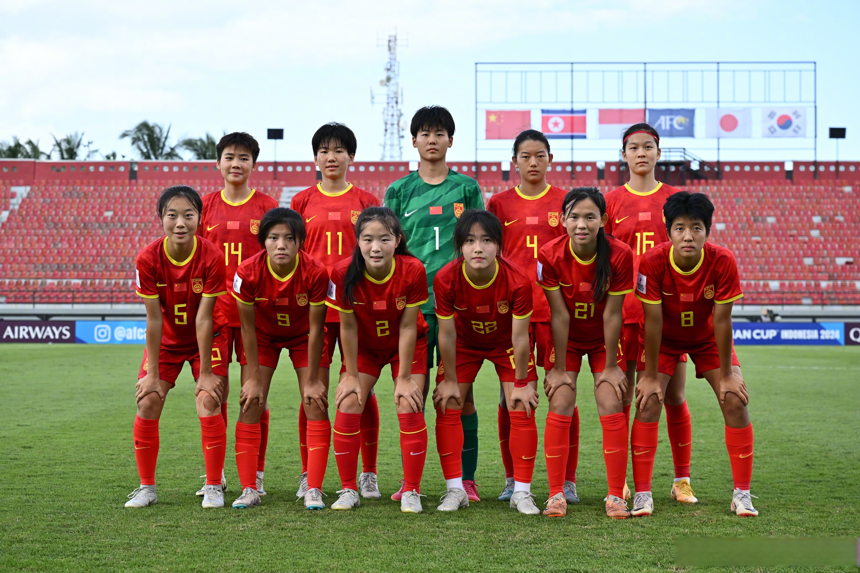 精彩赛事抢鲜看：女足选手锋芒毕露夺冠的简单介绍