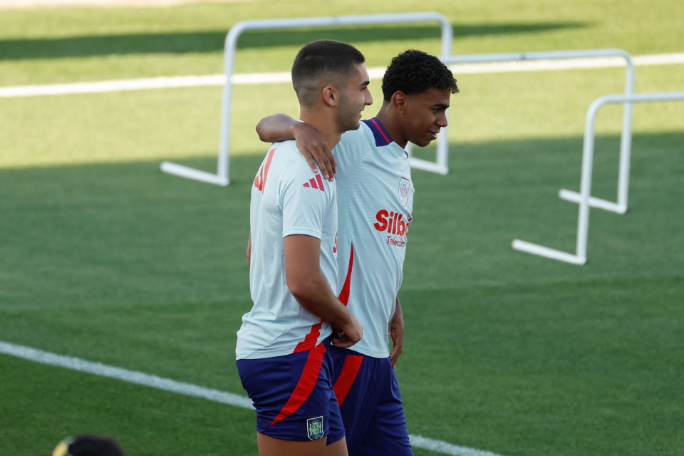 关于西班牙队接受惨败,告别欧国联赛场的信息 关于西班牙队接受惨败,告别欧国联赛场的信息