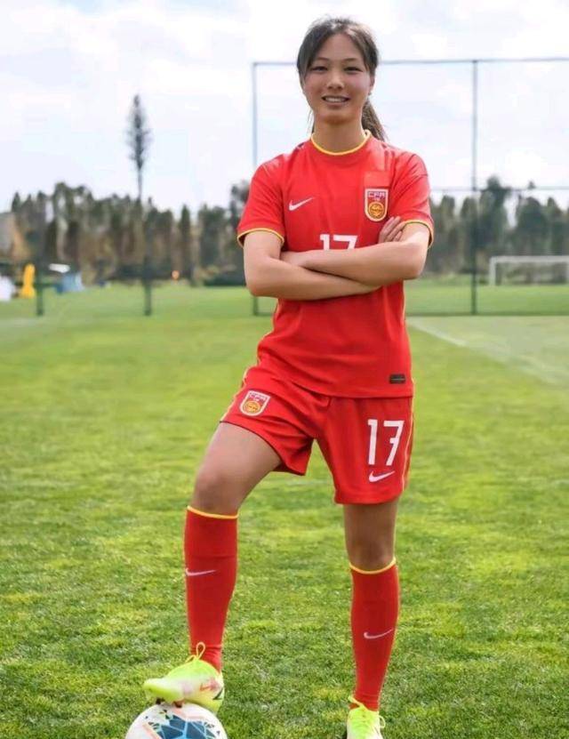 关于体育产业界看好女足球员发展前景的信息