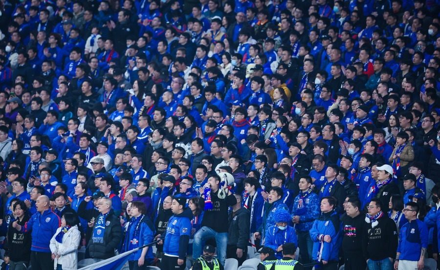 九游娱乐网页-比赛现场的观众热情高涨，气氛紧张刺激的简单介绍