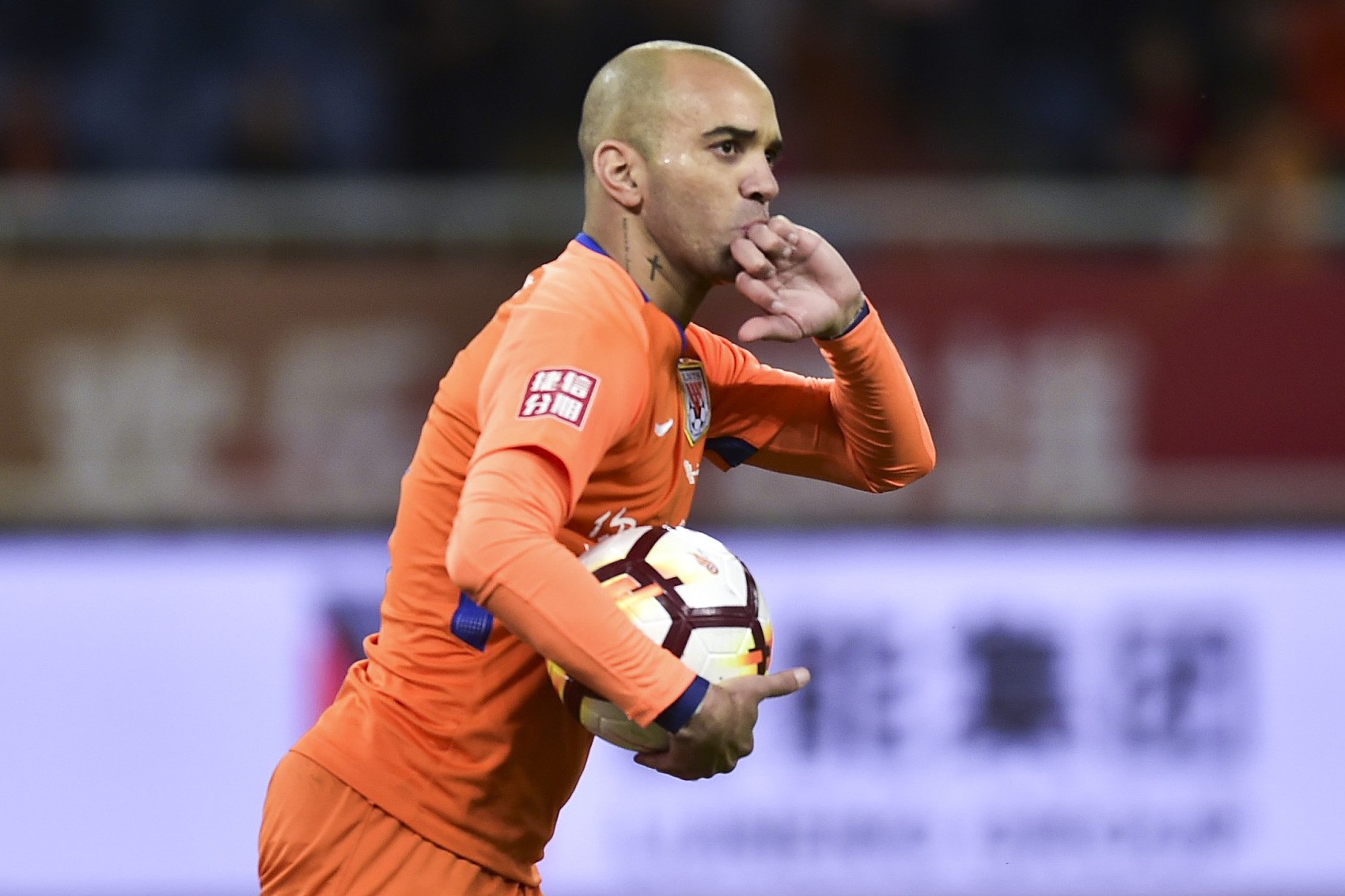 九游体育APP下载-苏宁客场战平鲁能，保持不败纪录