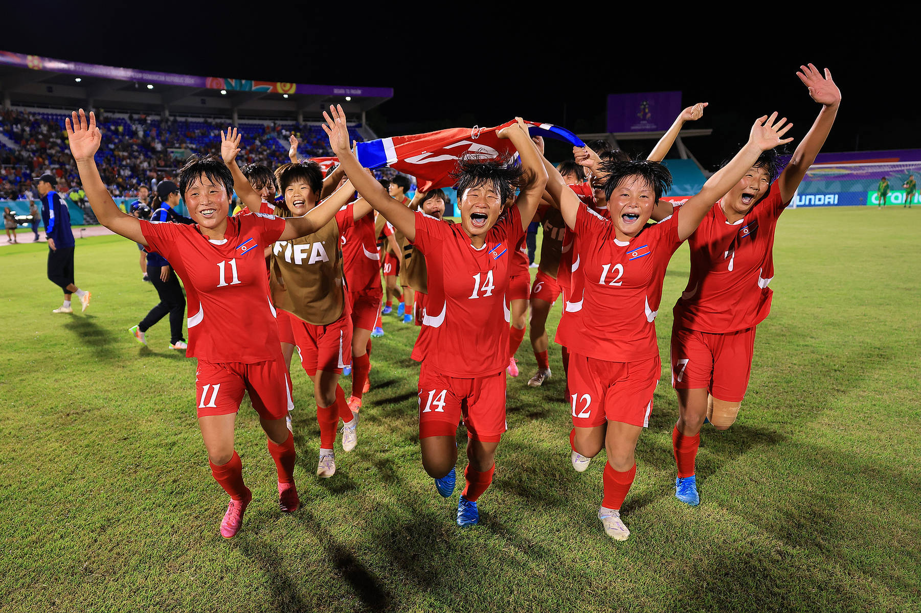 朝鲜球队大获全胜晋级下一轮比赛 朝鲜球队大获全胜晋级下一轮比赛