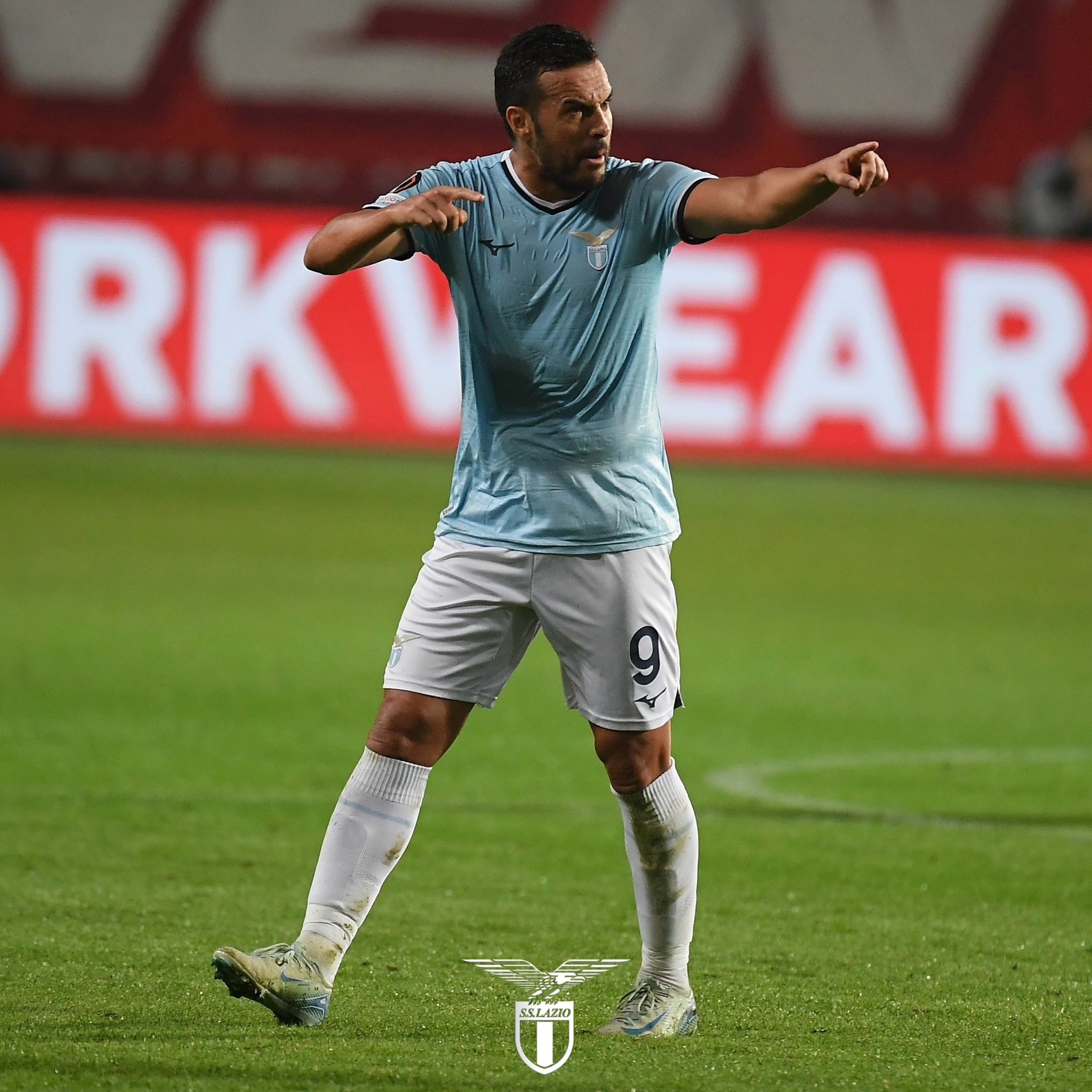 关于拉齐奥主帅信心十足，力争冲击欧冠席位的信息