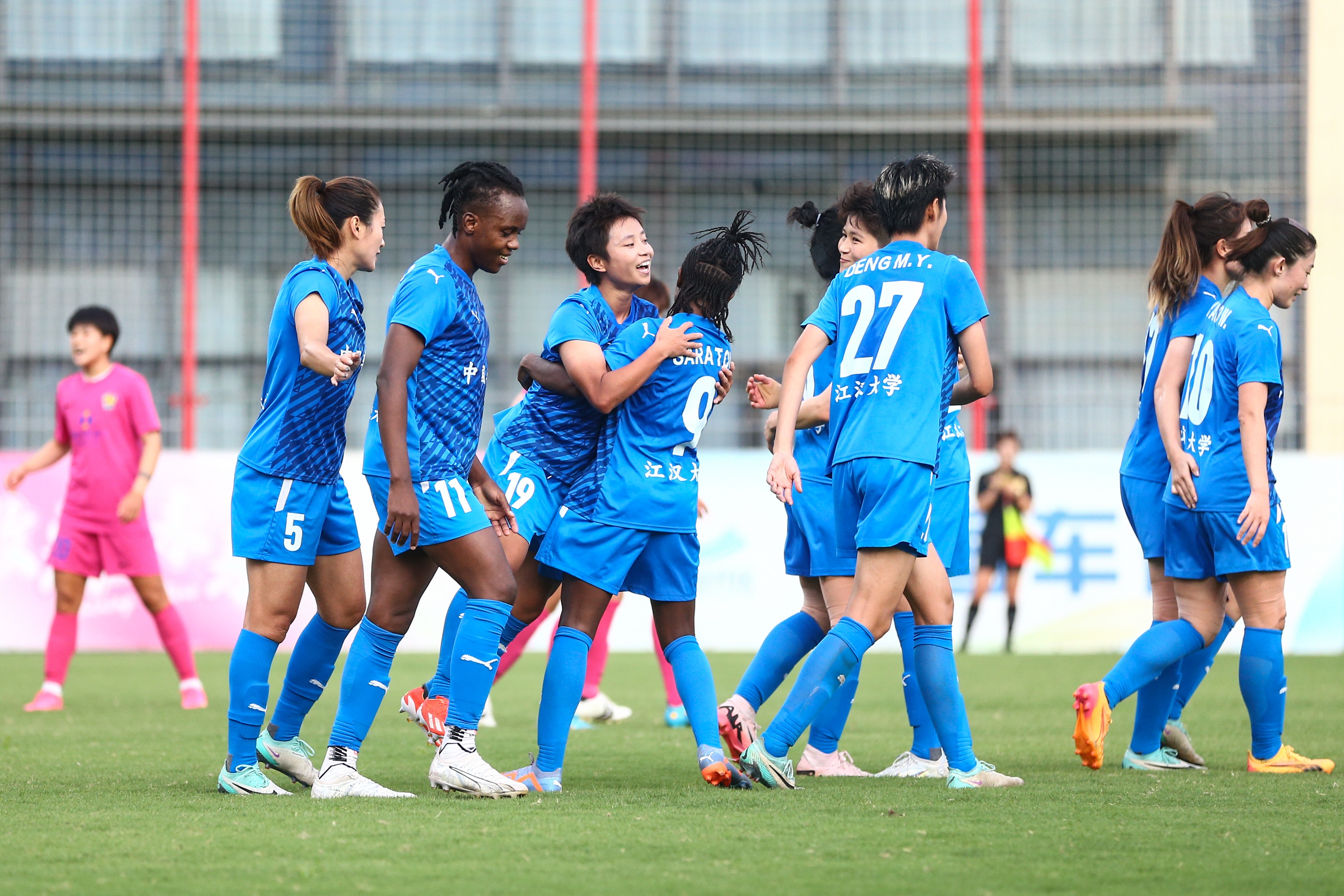 精采绝伦！国际女足联赛总决赛夺冠球队的简单介绍