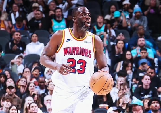 雄鹿客场大胜森林狼，米德尔顿命中制胜三分