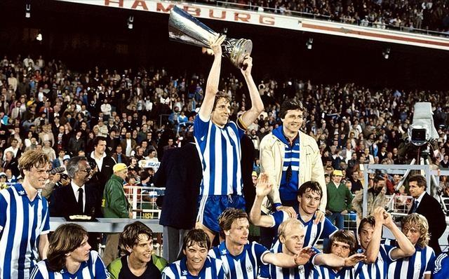 包含欧洲最强队伍争夺冠军，角逐激烈赛事引关注的词条