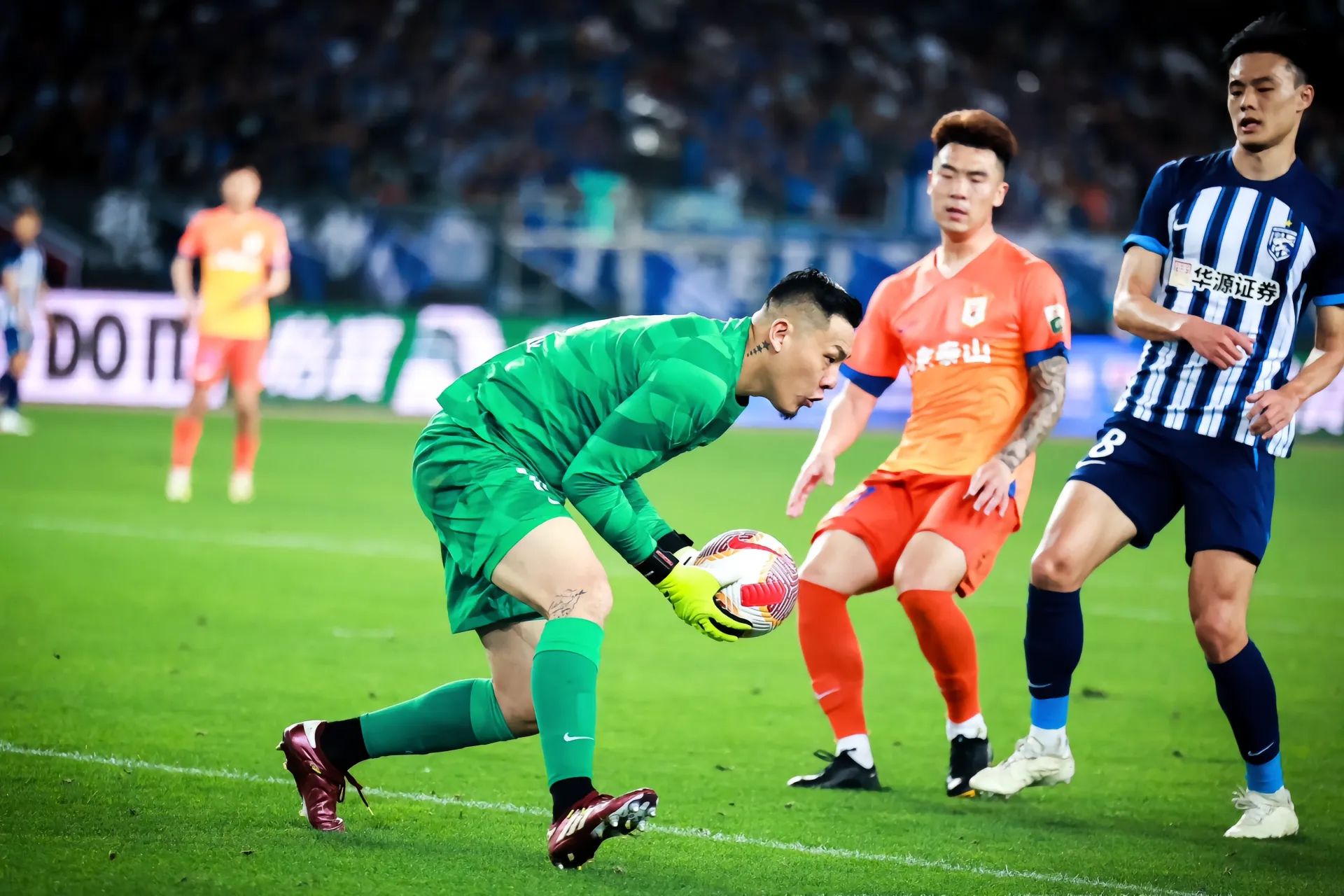 关于足球队外围事件引起轰动，被立案调查的信息