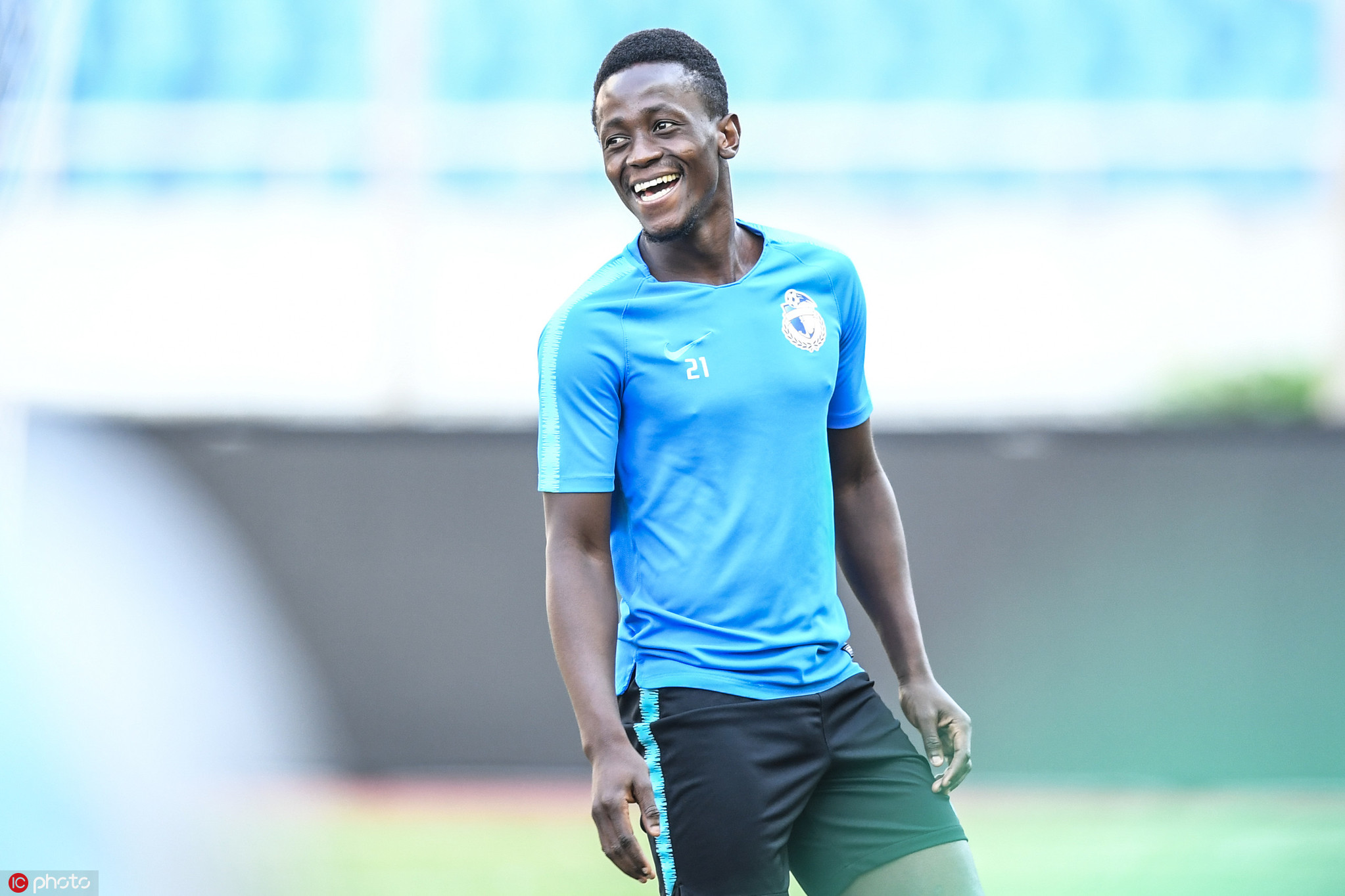 大连一方勇气十足，完美防守斩获胜利的简单介绍