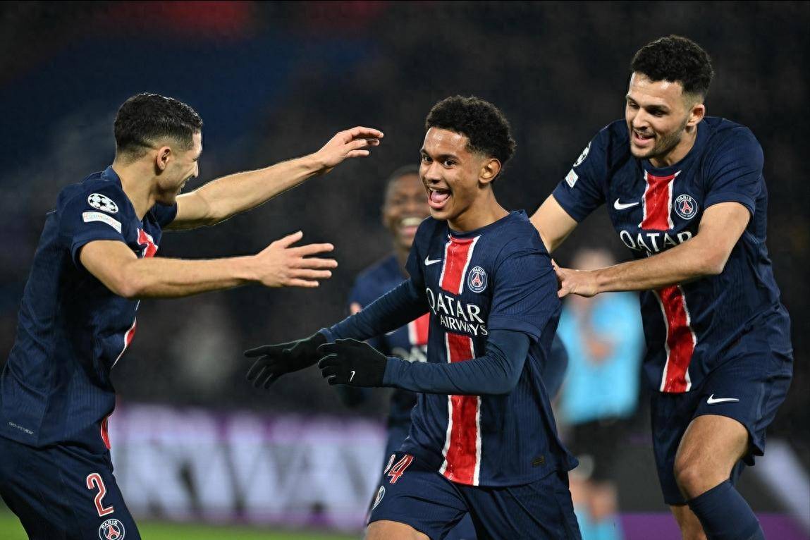 巴黎圣日耳曼豪取大胜,法甲联赛领跑 巴黎圣日耳曼豪取大胜,法甲联赛领跑