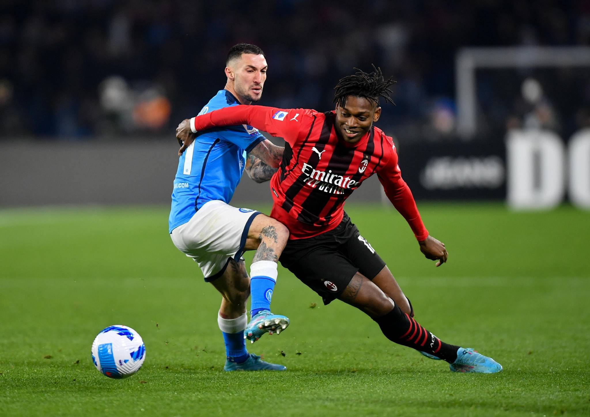 包含那不勒斯客场战平都灵，保持不败纪录的词条