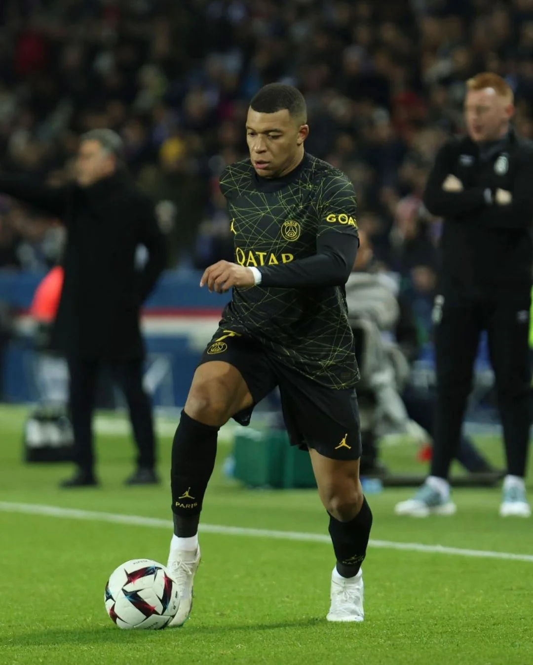 九游APP-关于兰斯队主场遭遇丢分，球迷情绪低落的信息