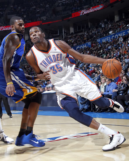 男子篮球赛实时报道：四川队突破战绩纪录的简单介绍