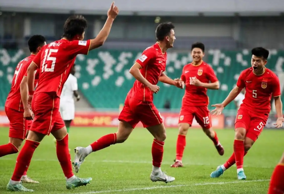 那不勒斯取得关键胜利,晋级形势一片光明的简单介绍 那不勒斯取得关键胜利,晋级形势一片光明的简单介绍