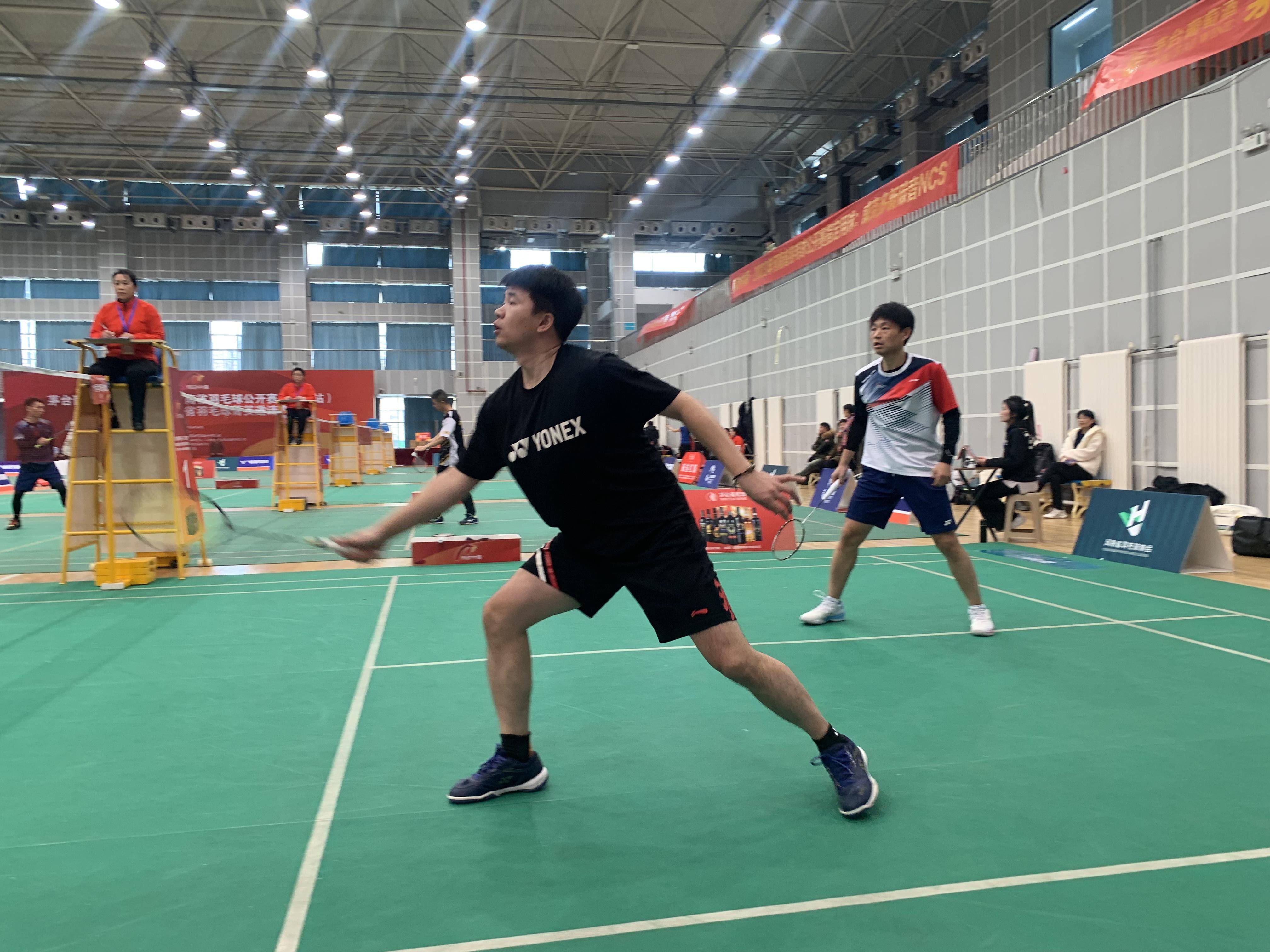 关于激烈角逐！选手突围夺得前三名的信息