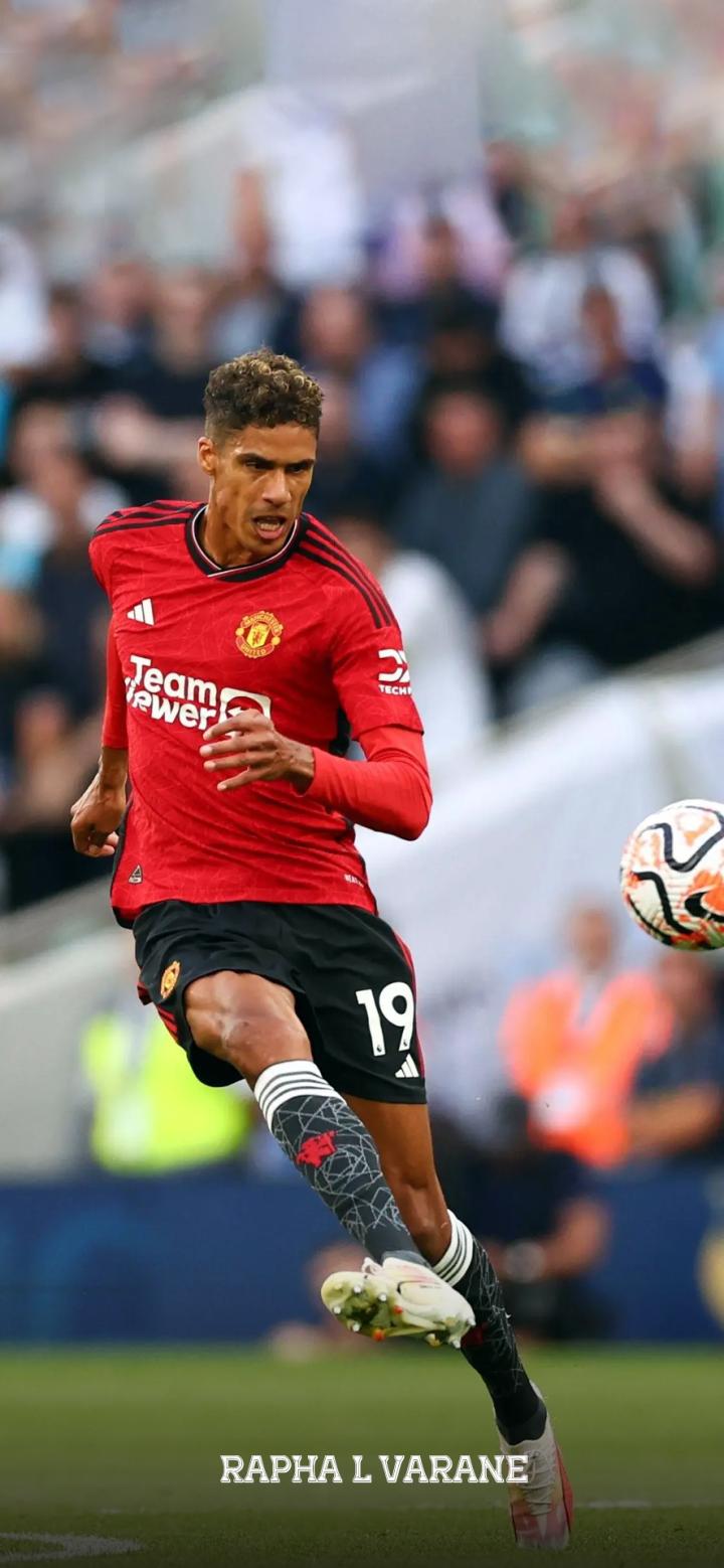 关于皇家马德里后卫瓦拉内激烈对抗，场上硝烟弥漫胜利不失的信息