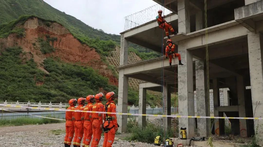 欧洲强队练兵备战，赛季冠亚军决胜机