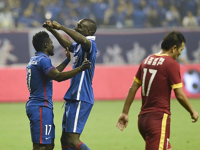 关于罗马中场突然宣布退役，球迷感到惋惜的信息