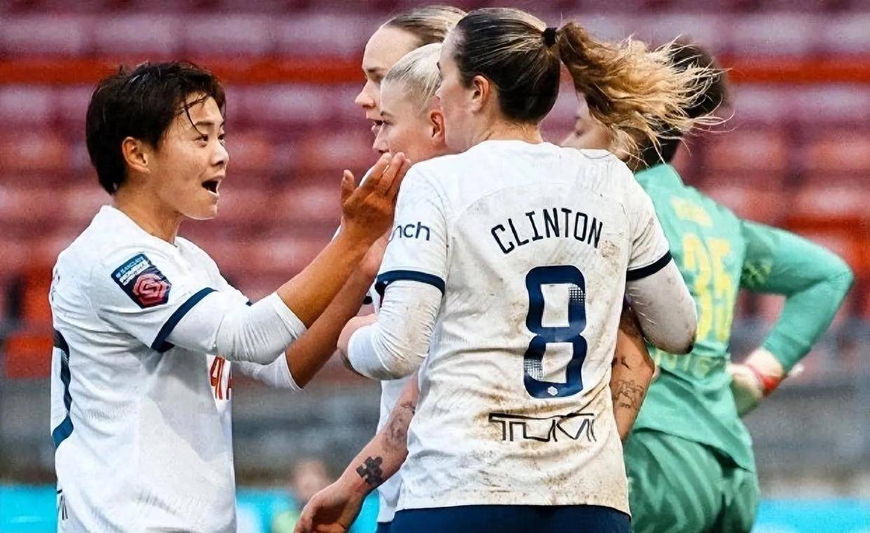 披荆斩棘！中国女足飒爽英姿登峰的简单介绍