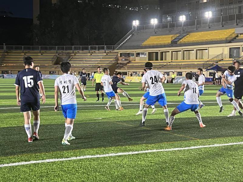 九游娱乐app下载-关于热火朝天的足球比赛点燃城市激情的信息