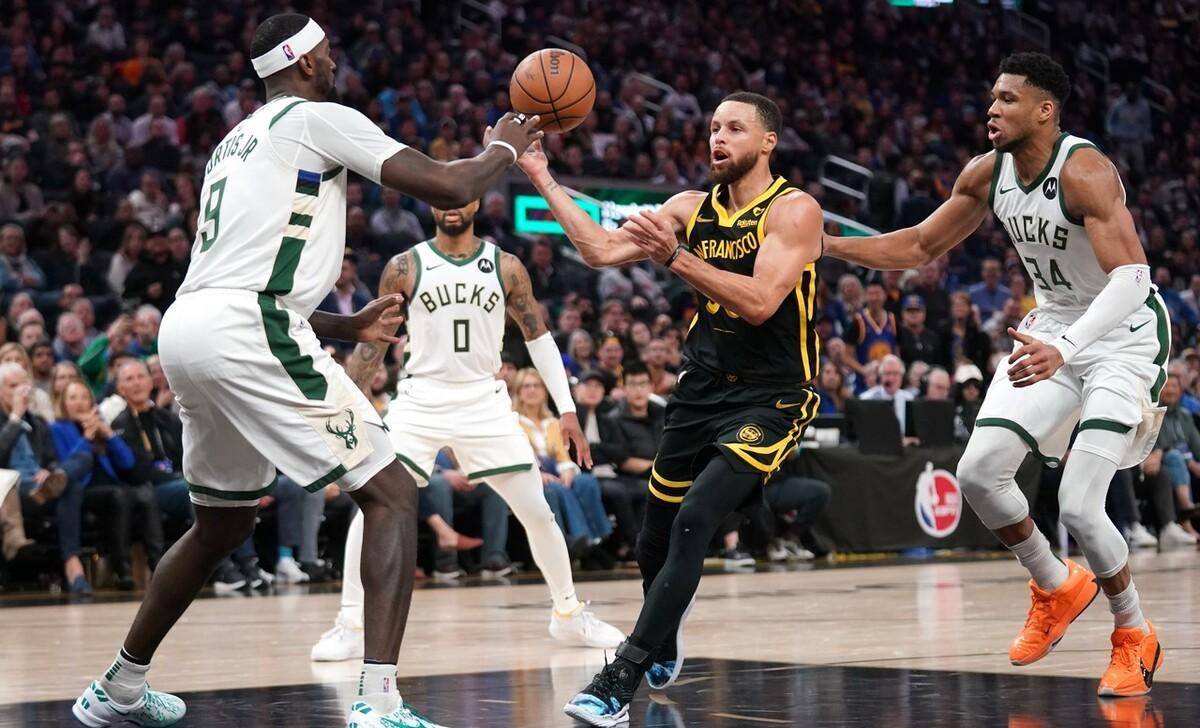 雄鹿队主场大胜，完美终结对手不败纪录