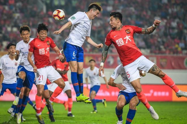 恒大不敌鲁能,领跑位置岌岌可危 恒大不敌鲁能,领跑位置岌岌可危