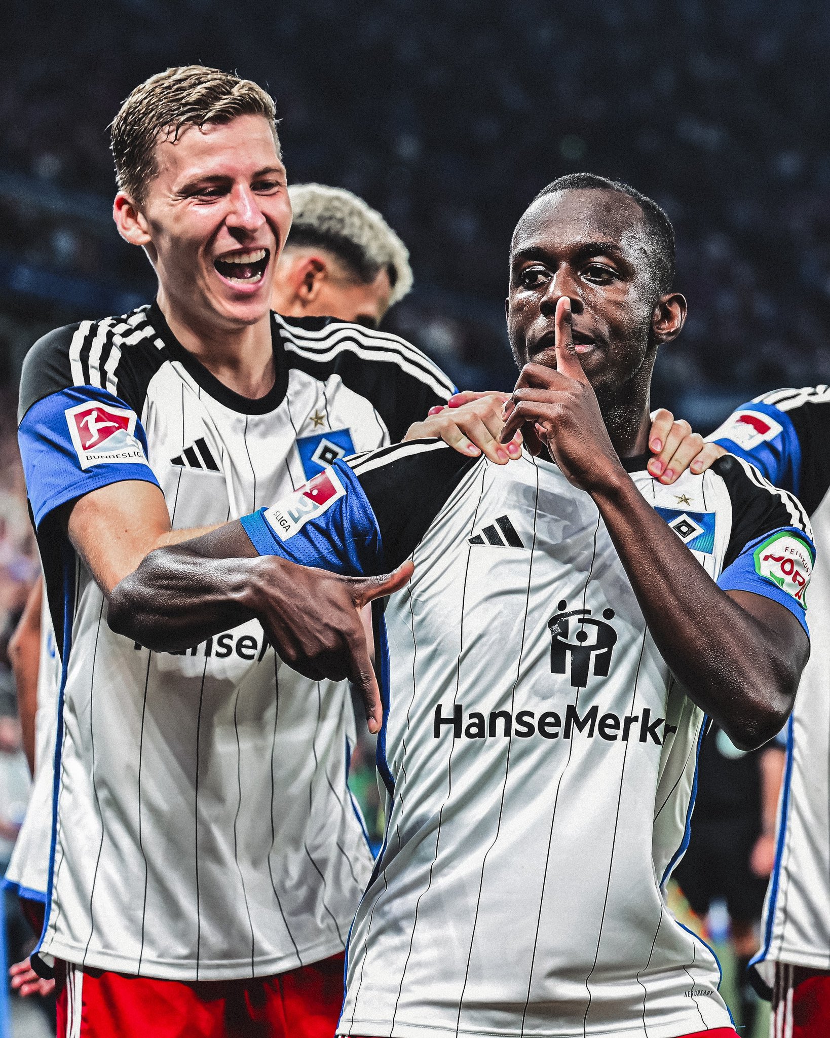 汉堡球员团结互助,迎战赛季下半程挑战 汉堡球员团结互助,迎战赛季下半程挑战