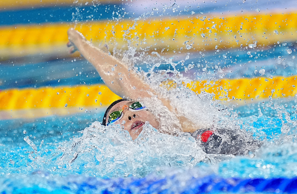 九游体育-游泳混合泳接力女子决赛选手风采