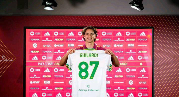 九游体育直播-法甲球队PSG成功签下新援，加强实力迎接新赛季的简单介绍