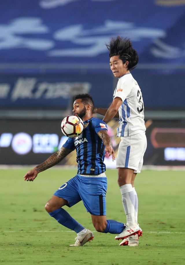 九游娱乐官方-江苏苏宁对战富力，比分难测