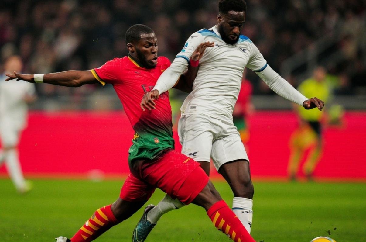 意式德比AC米兰迎战拉齐奥的激烈较量 意式德比AC米兰迎战拉齐奥的激烈较量