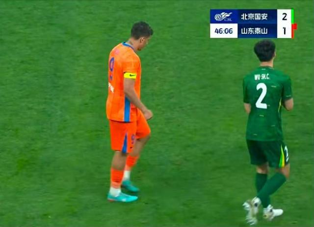 主教练遭遇批评,球迷疑问战术选用 主教练遭遇批评,球迷疑问战术选用