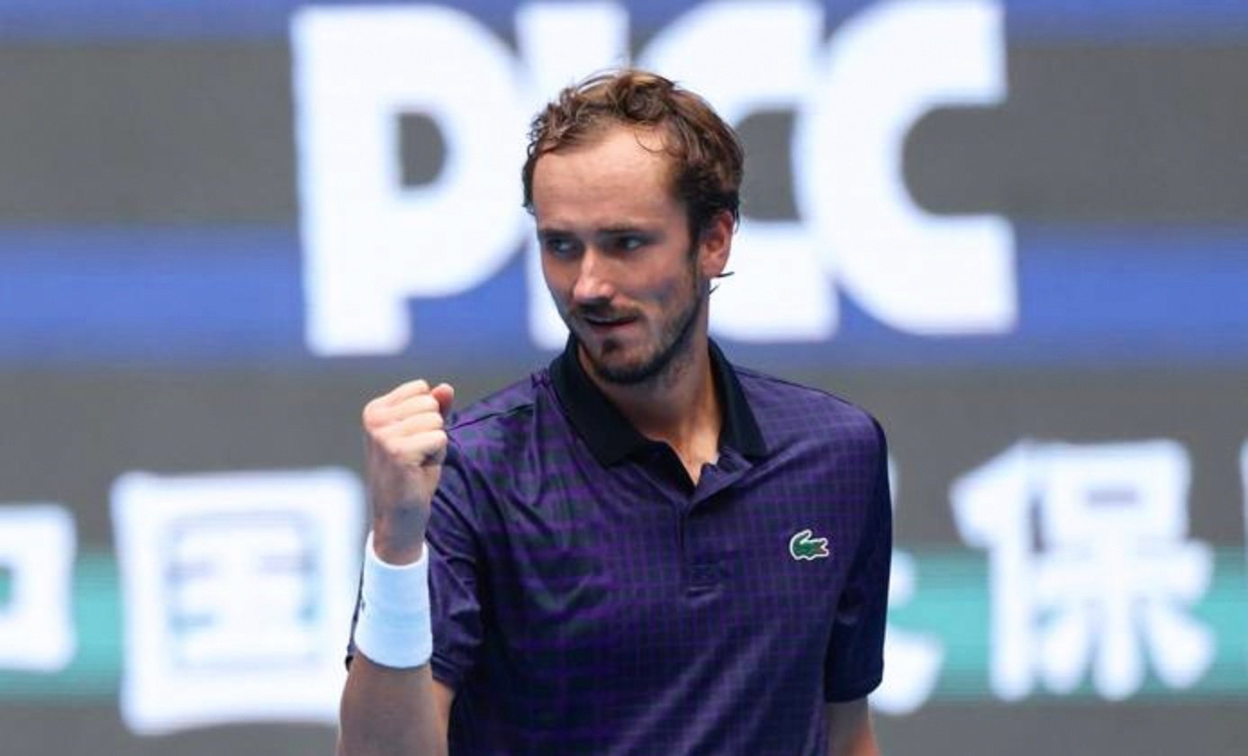 九游体育平台-美国网球队鏖战意大利网球队，梅德韦杰夫送出助攻的简单介绍